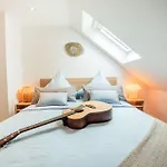 Appartement 3-floor Oasis In The Heart Of Koblenz, Sleeps 16