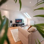3-floor Oasis In The Heart Of Koblenz, Sleeps 16