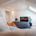 3-floor Oasis In The Heart Of Koblenz, Sleeps 16 Appartement