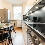 Appartement 3-floor Oasis In The Heart Of Koblenz, Sleeps 16 Coblence