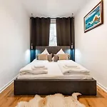 3-floor Oasis In The Heart Of Koblenz, Sleeps 16 * Coblence