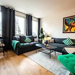 Appartement 3-floor Oasis In The Heart Of Koblenz, Sleeps 16 Coblence