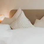 Appartement 3-floor Oasis In The Heart Of Koblenz, Sleeps 16 Coblence