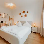 3-floor Oasis In The Heart Of Koblenz, Sleeps 16 Appartement *