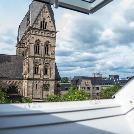 Appartement 3-floor Oasis In The Heart Of Koblenz, Sleeps 16