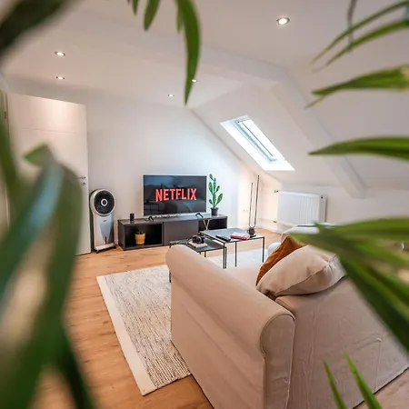 3-floor Oasis In The Heart Of Koblenz, Sleeps 16