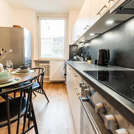 Appartement 3-floor Oasis In The Heart Of Koblenz, Sleeps 16 Coblence