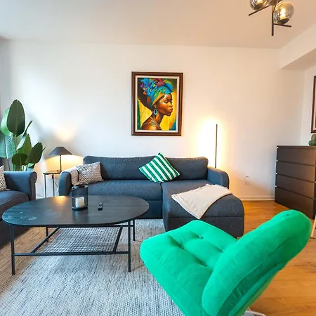 Appartement 3-floor Oasis In The Heart Of Koblenz, Sleeps 16