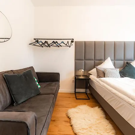 Appartement 3-floor Oasis In The Heart Of Koblenz, Sleeps 16 Coblence