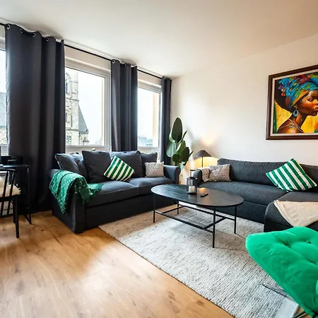 Appartement 3-floor Oasis In The Heart Of Koblenz, Sleeps 16 Coblence