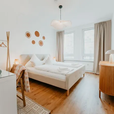 Appartement 3-floor Oasis In The Heart Of Koblenz, Sleeps 16 Coblence