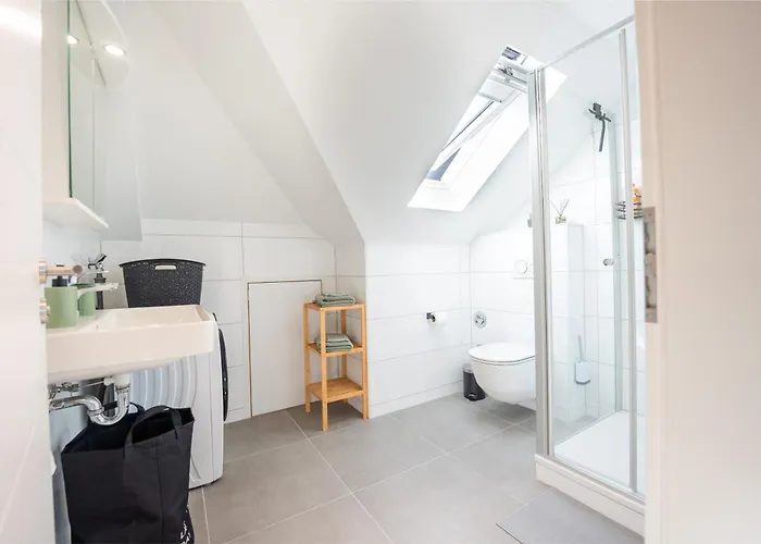 Appartement 3-floor Oasis In The Heart Of Koblenz, Sleeps 16