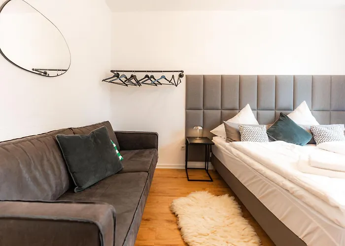 Appartement 3-floor Oasis In The Heart Of Koblenz, Sleeps 16 Coblence