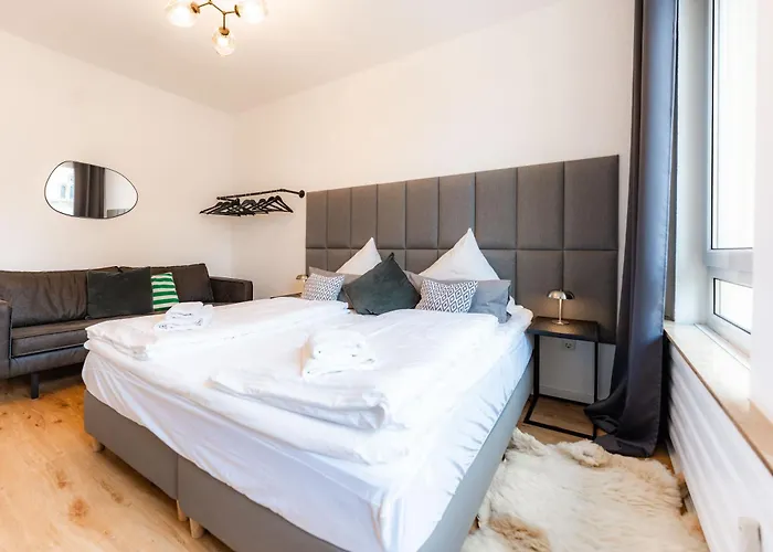 Appartement 3-floor Oasis In The Heart Of Koblenz, Sleeps 16 Coblence